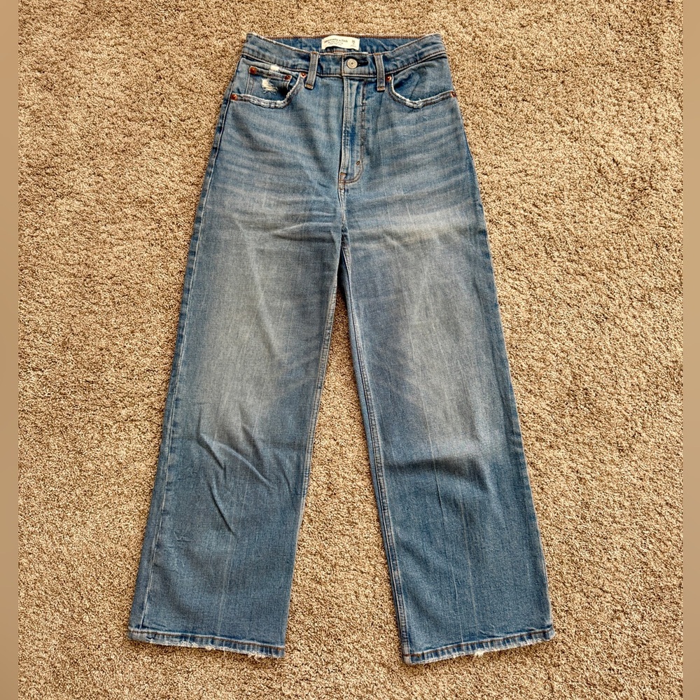 Abercrombie & Fitch crop wide leg ultra high rise jeans, size 26